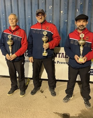Les vice champions: Laurent Verchère, Frédéric Caraviello et Eric Bardoux St Florent
