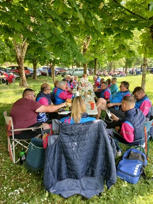 La tablée moulonnaise à Trouy La tablée moulonnaise à Trouy