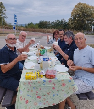 Pause déjeuner sur la route de la Savoie Pause déjeuner sur la route de la Savoie