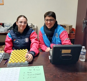 Manon et Delphine aux jetons