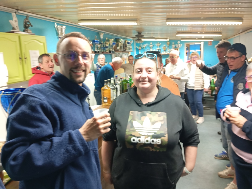 Passage obligatoire au local du club pour fêter les champions