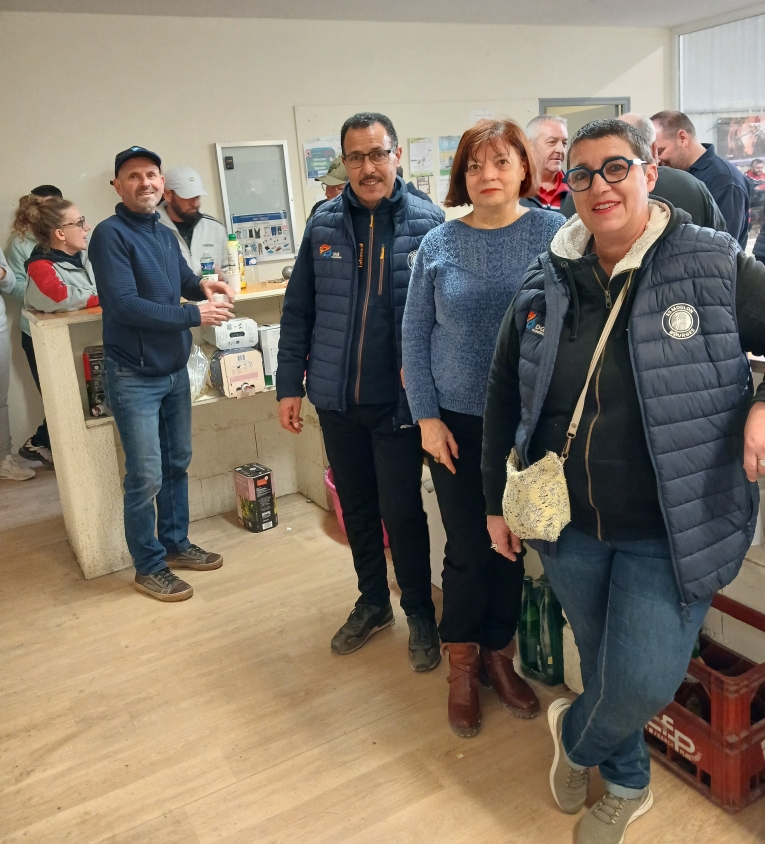 David, Momo, Claudine et Virginie à la buvette