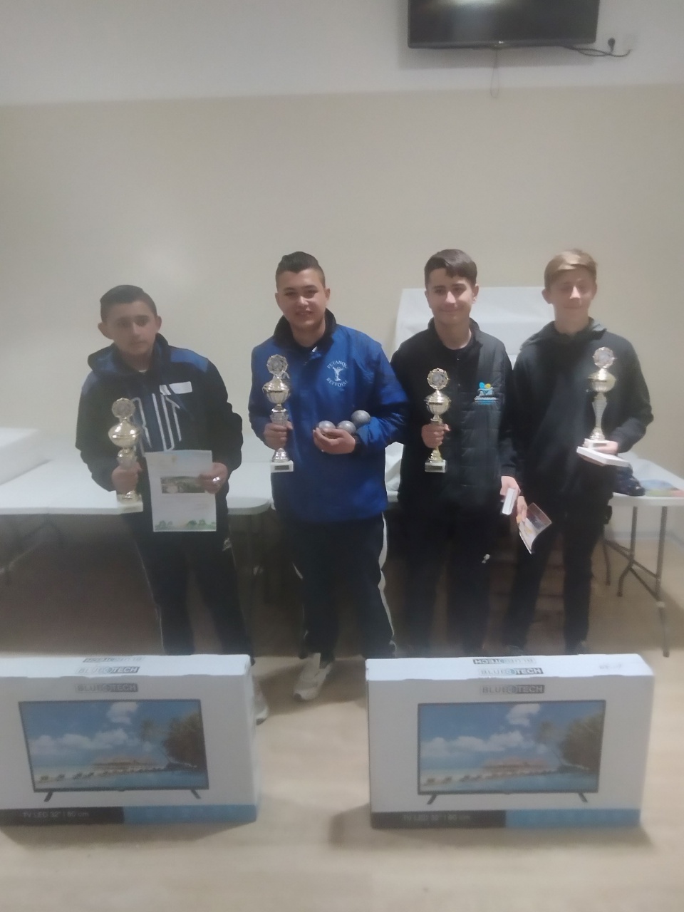 Vainqueurs et Finalistes JUNIORS Vainqueurs et Finalistes JUNIORS