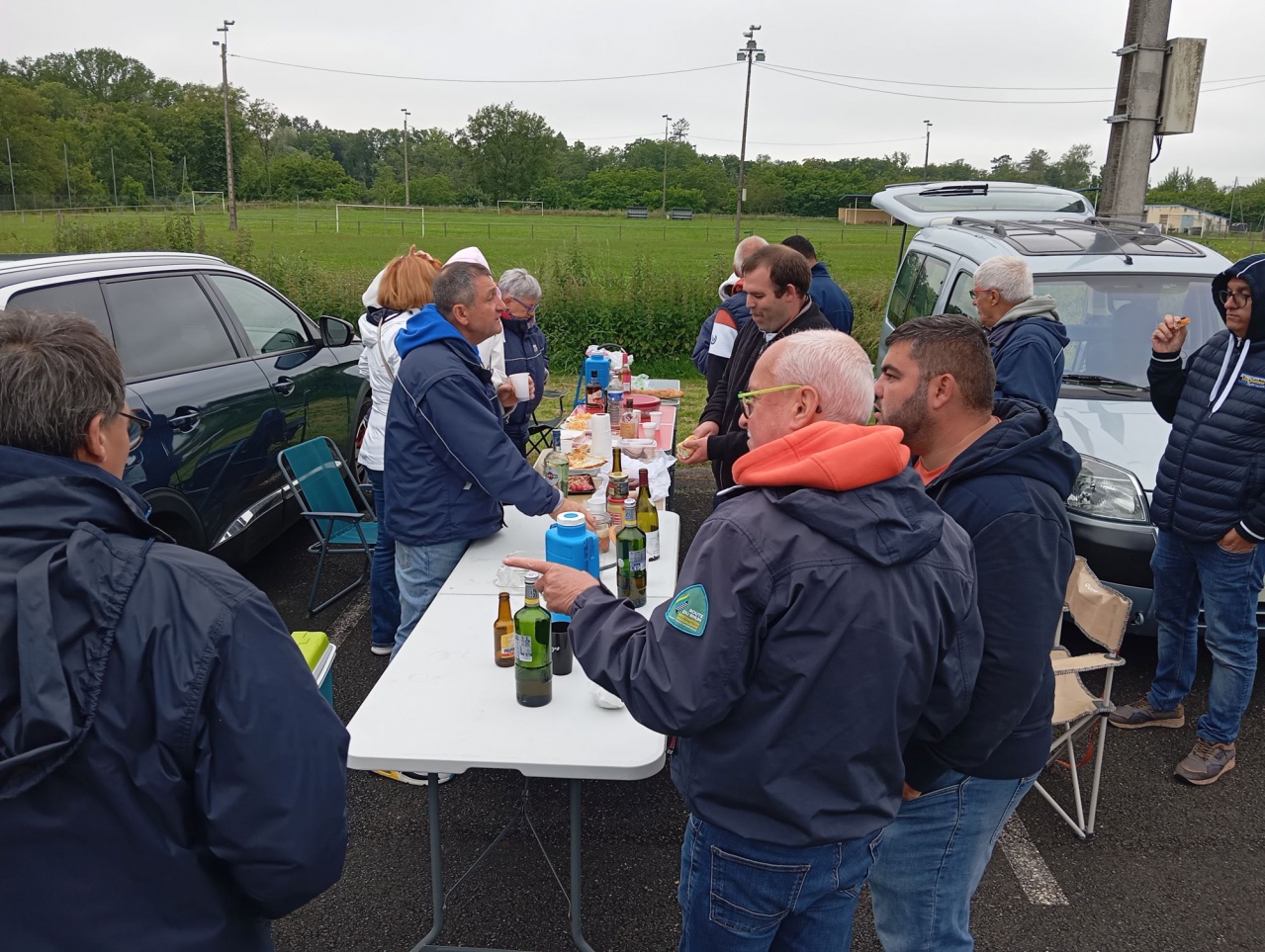 Pique nique dans la grisaille de Marmagne Pique nique dans la grisaille de Marmagne