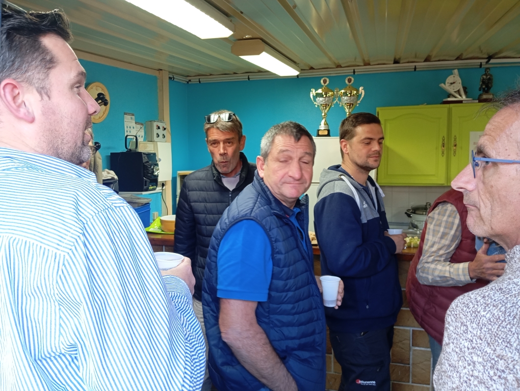 Apéro au club pour fêter les champions Vétérans 3 Apéro au club pour fêter les champions Vétérans 3