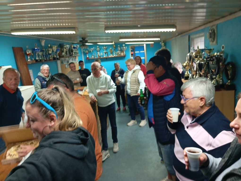 Apéro au club pour fêter les champions D Jeu Provençal 3