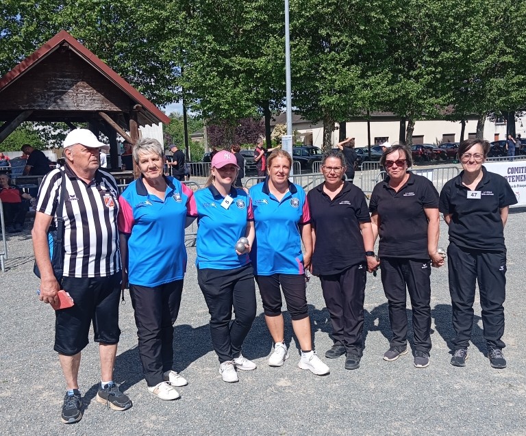 Evelyne, Agathe et Estelle vainqueures de Meillant à la bonne. Evelyne, Agathe et Estelle vainqueures de Meillant à la bonne.
