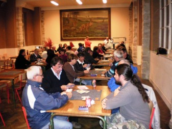 Il fallait un vainqueur:  1er Dom (Montigny sur Loing) 2eme Thierry Poncet (Le Mée sur Seine) (Poncet Thierry) 3eme Jean Marc Gibierge (Montigny sur Loing): C'était son premier concours) 4eme Patrick T... 5eme et première féminine: Mariane A noter que le jeune Dimitri Poncet remplaceun joueur "fatigué"au 2ème tour avec un handicap de - 293 point et termine 13 ème: Bravo Dimitri ! Il fallait un vainqueur:  1er Dom (Montigny sur Loing) 2eme Thierry Poncet (Le Mée sur Seine) (Poncet Thierry) 3eme Jean Marc Gibierge (Montigny sur Loing): C'était son premier concours) 4eme Patrick T... 5eme et première féminine: Mariane A noter que le jeune Dimitri Poncet remplaceun joueur "fatigué"au 2ème tour avec un handicap de - 293 point et termine 13 ème: Bravo Dimitri !