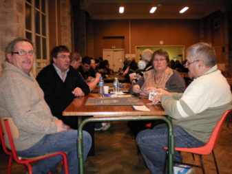 La dernière partie avec les 4 premiers au classement provisoire: Odile de Poligny, Dada, Brrouniou et Roger, notre président La dernière partie avec les 4 premiers au classement provisoire: Odile de Poligny, Dada, Brrouniou et Roger, notre président