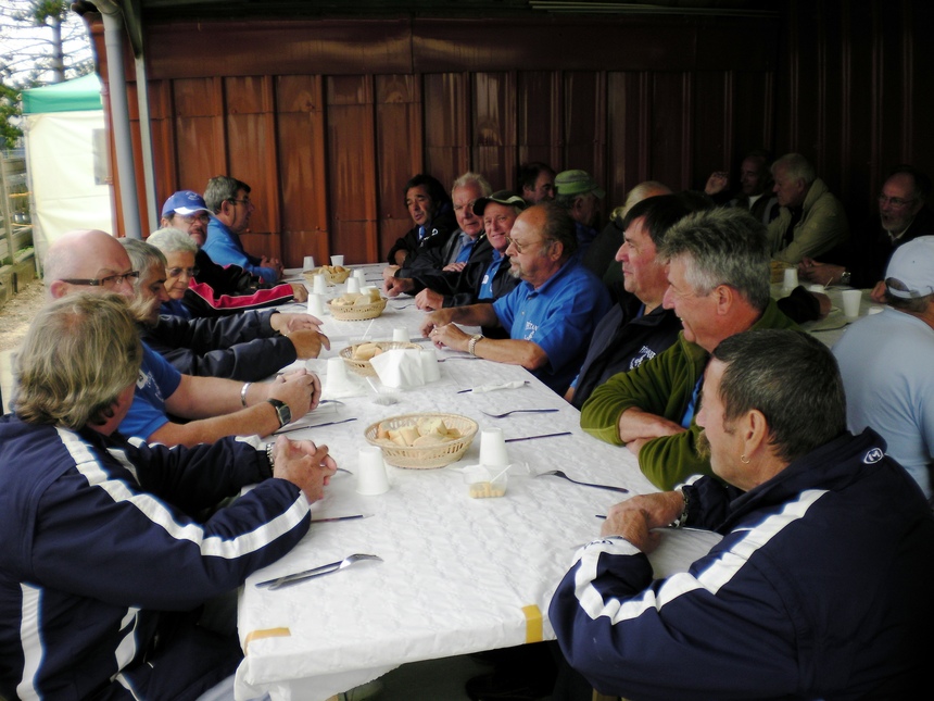 Un peu de réconfort: Très bonne prestation des organisateurs, l'équipe d'Ozoir la Ferrière: Bravo et merci à vous. Un peu de réconfort: Très bonne prestation des organisateurs, l'équipe d'Ozoir la Ferrière: Bravo et merci à vous.