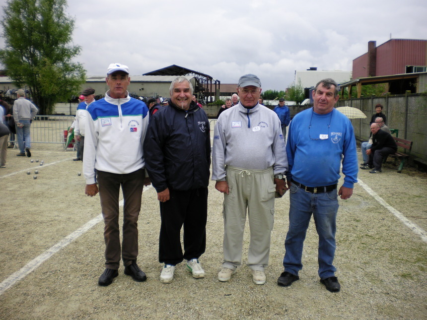 Mais.....tout à une fin, quelle belle partie de Marcel et Roger qui perdent à 11 !! Mais.....tout à une fin, quelle belle partie de Marcel et Roger qui perdent à 11 !!