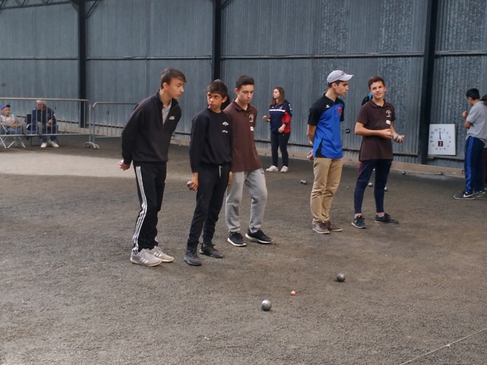 la demi finale à esprit 2 opposant l'équipe VATAN à l'équipe TABOULET la demi finale à esprit 2 opposant l'équipe VATAN à l'équipe TABOULET