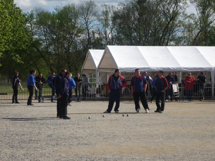 L ÉQUIPE DE ST FLORENT CHAMPIONNE TRIPLETTE 2012 L ÉQUIPE DE ST FLORENT CHAMPIONNE TRIPLETTE 2012