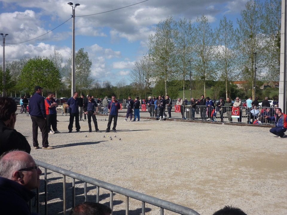 L ÉQUIPE DE ST FLORENT CHAMPIONNE TRIPLETTE 2012 L ÉQUIPE DE ST FLORENT CHAMPIONNE TRIPLETTE 2012