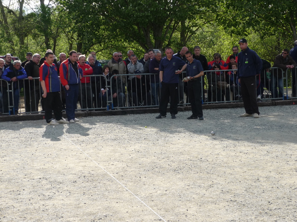 L ÉQUIPE DE ST FLORENT CHAMPIONNE TRIPLETTE 2012 L ÉQUIPE DE ST FLORENT CHAMPIONNE TRIPLETTE 2012