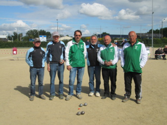 Championnat Triplette Vétérans à Vern les 28 et 29 Avril Championnat Triplette Vétérans à Vern les 28 et 29 Avril