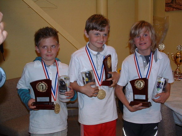 Léo PAUTRE - Léo DEMARTELAERE - Lennie VIVIER champions de ligue benjamin 2011 Léo PAUTRE - Léo DEMARTELAERE - Lennie VIVIER champions de ligue benjamin 2011