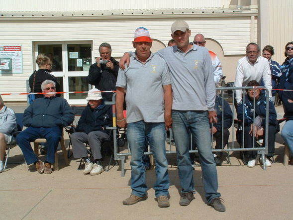 Guy et Fabrice COURVAL de Cherbourg - Pétanque finalistes 2011 Guy et Fabrice COURVAL de Cherbourg - Pétanque finalistes 2011