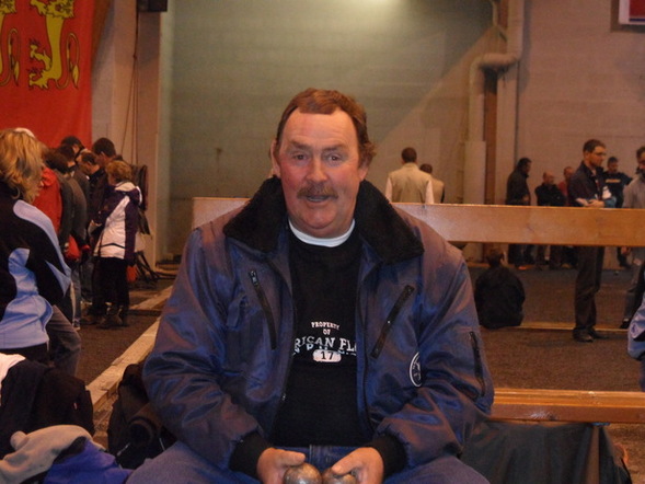 Jean-Marie MENOU, arbitre demain et joueur aujourd'hui Jean-Marie MENOU, arbitre demain et joueur aujourd'hui