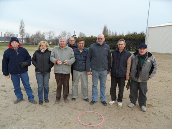 Les finalistes Jean-Pierre BOURDON -Colette FRIGOUT - Marc LOUIS -Jacques BARBE - Jean LEVAGNINI - Michel BRANTHONNE - Gilbert LEVAGNINI et guy FRIGOUT Les finalistes Jean-Pierre BOURDON -Colette FRIGOUT - Marc LOUIS -Jacques BARBE - Jean LEVAGNINI - Michel BRANTHONNE - Gilbert LEVAGNINI et guy FRIGOUT