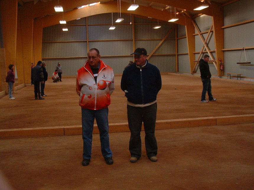 La DCN et la Poste réunis. Des futures recrues au PUPLB (Pas Usés Par Le Boulot) La DCN et la Poste réunis. Des futures recrues au PUPLB (Pas Usés Par Le Boulot)