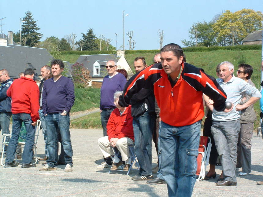 Samuel JUSTIN se prépare pour frapper Samuel JUSTIN se prépare pour frapper