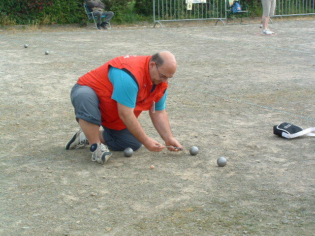 Jean-François CHANTREUX, l'un des arbitres en plein exercice Jean-François CHANTREUX, l'un des arbitres en plein exercice