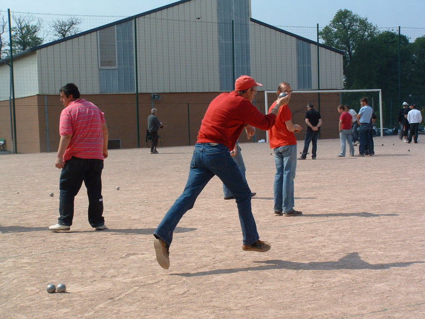 Le pas de danse d'une galinette cendrée Le pas de danse d'une galinette cendrée
