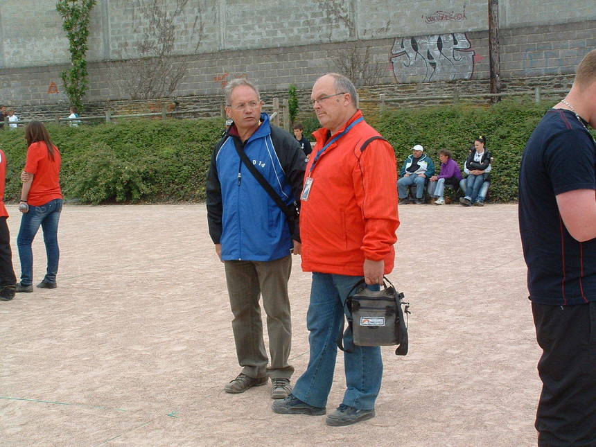 Une belle brochette d'arbitres de ligue Cyrille MELKIOR et Patrice BAUDEQUIN Une belle brochette d'arbitres de ligue Cyrille MELKIOR et Patrice BAUDEQUIN