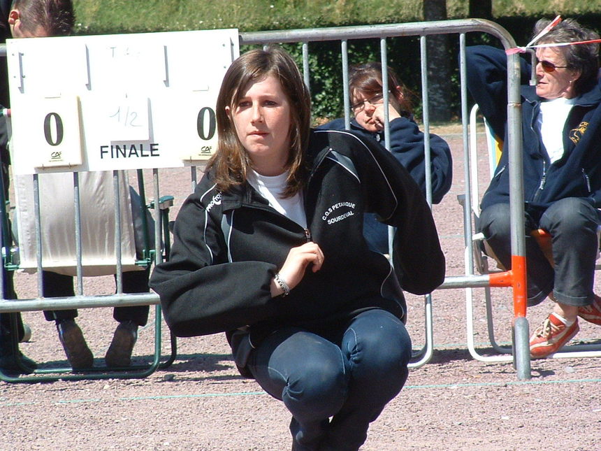 Melina TOULLIER ou la jeunesse qui pointe Melina TOULLIER ou la jeunesse qui pointe