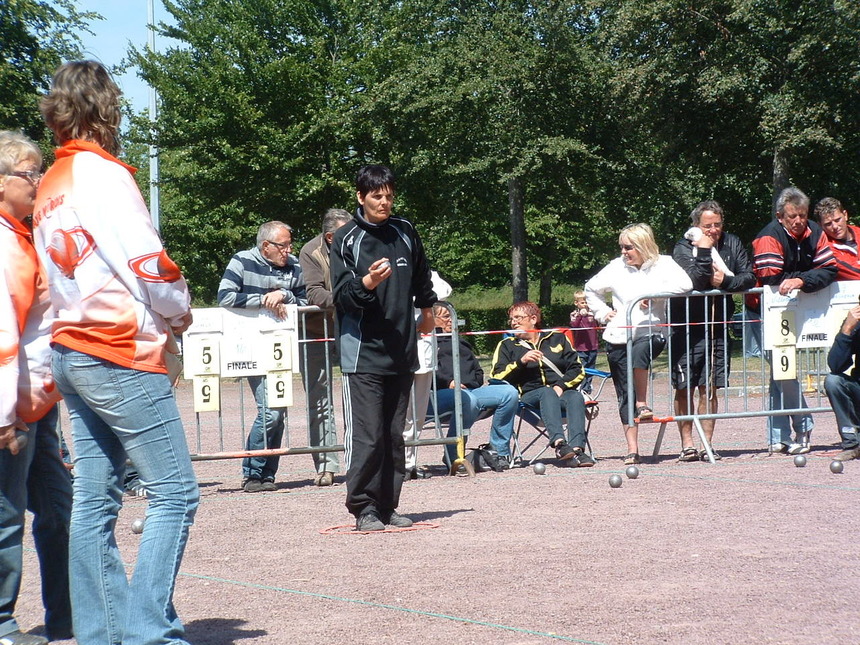 Catherine ROBLOT au pas de tir Catherine ROBLOT au pas de tir