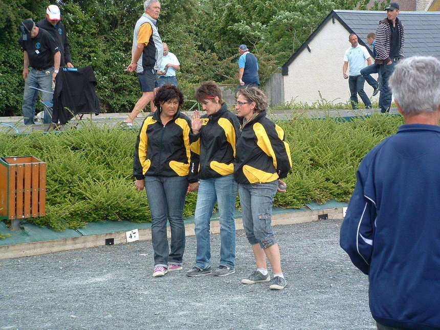 Toujours nos joueuses de Villebaudon dans une nouvelle tenue Toujours nos joueuses de Villebaudon dans une nouvelle tenue