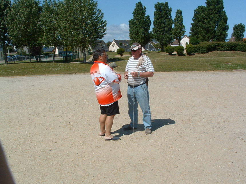 Je te tiens, tu me tiens par la bobinette Je te tiens, tu me tiens par la bobinette