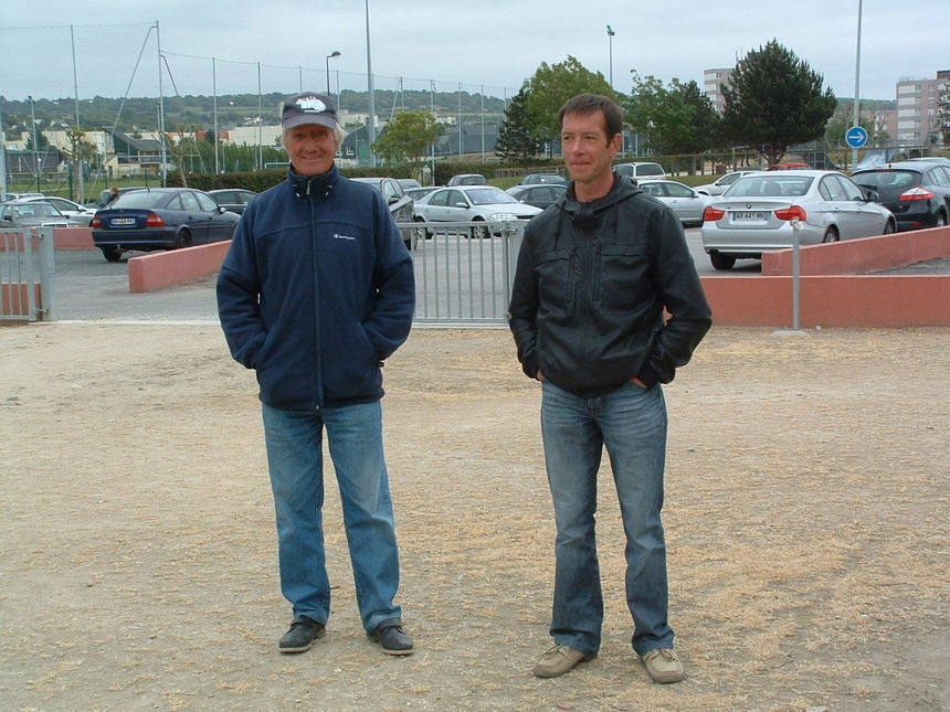 Jean-Pierre et Franck des fidèles spectateurs Jean-Pierre et Franck des fidèles spectateurs