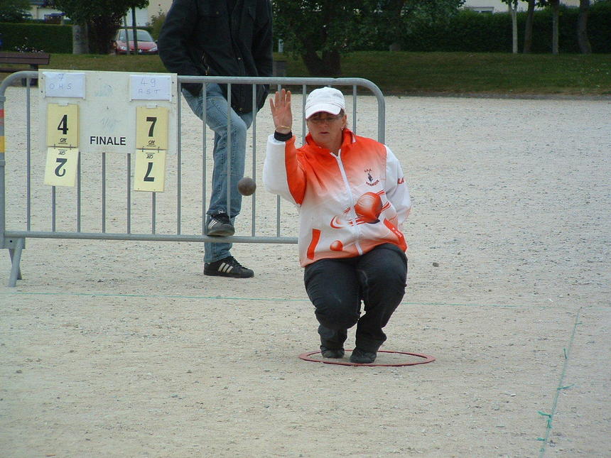 Coralie dans le cadre avec monsieur le président (son mari)