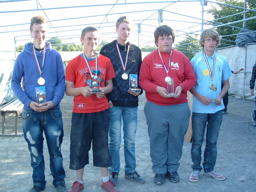 LES CHAMPIONNATS DEPARTEMENTAUX JEUNES A SAINTENY LES CHAMPIONNATS DEPARTEMENTAUX JEUNES A SAINTENY