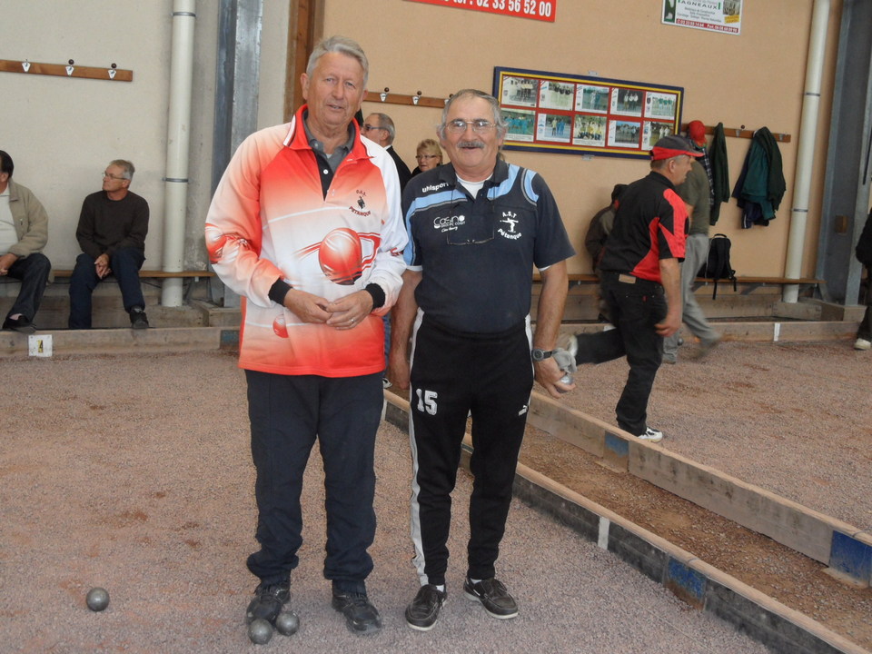 Charles GOSSELIN signe une 3ème victoire pour Octeville Charles GOSSELIN signe une 3ème victoire pour Octeville