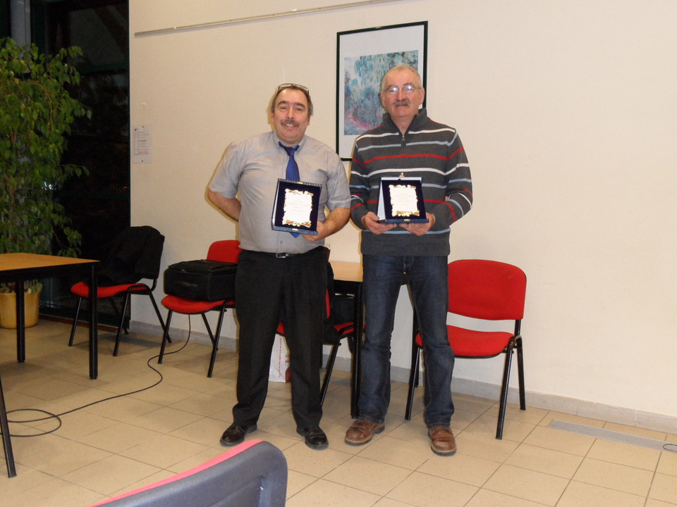 Roger BRUNET, le président de SOURDEVAL honoré pour la prestation de sa doublette ligue Daniel OMONT et John DEROUET Roger BRUNET, le président de SOURDEVAL honoré pour la prestation de sa doublette ligue Daniel OMONT et John DEROUET