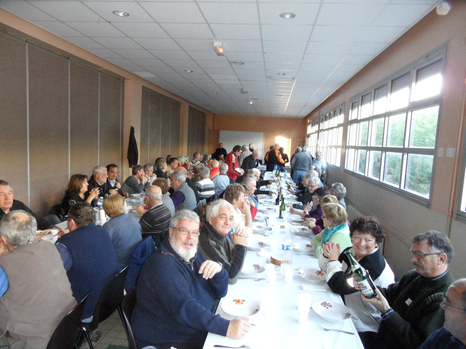 Une vue d'ensemble des convives Une vue d'ensemble des convives