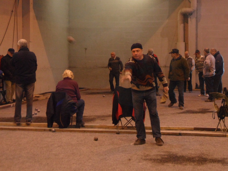 Attention Daniel ne sort pas du rond! Attention Daniel ne sort pas du rond!