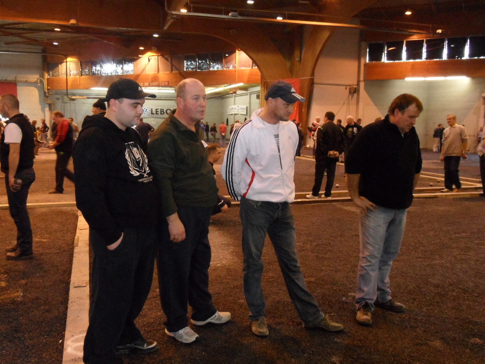 Une confrontation PLO - AST Une confrontation PLO - AST