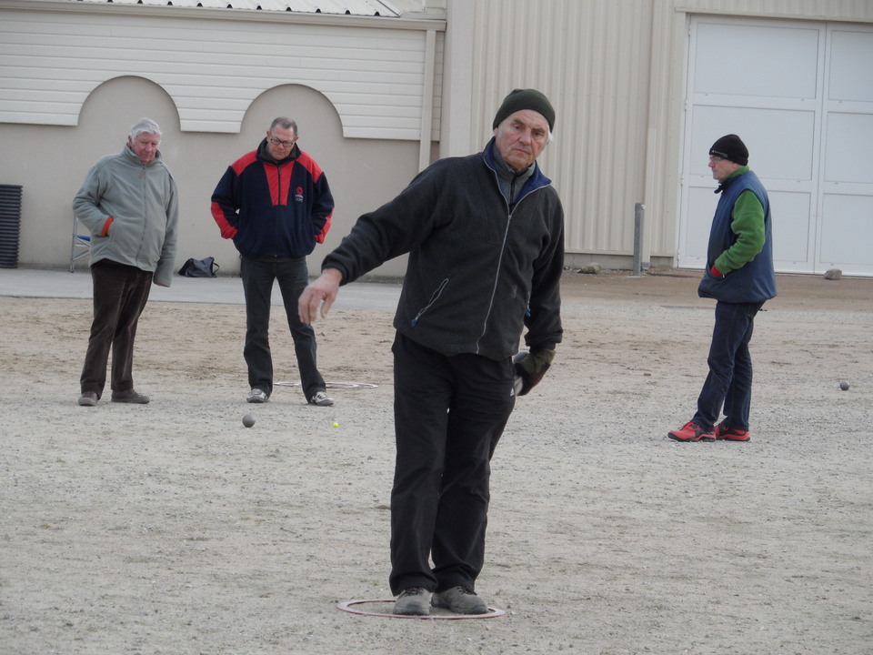 Michel CHARLOT l'un des artificiers de l'équipe qualifiée Michel CHARLOT l'un des artificiers de l'équipe qualifiée