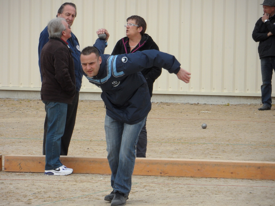 Thomas MIRVILLE, 1/2 finaliste et champion de ligue doublette jeu provençal 2011 Thomas MIRVILLE, 1/2 finaliste et champion de ligue doublette jeu provençal 2011