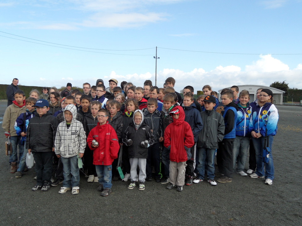 La photo de famille des jeunes rassemblés
