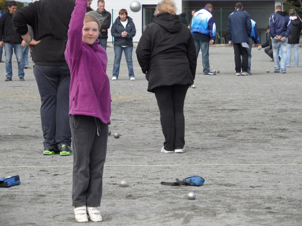 Emilie LENOEL, championne de la Manche doublette benjamin Emilie LENOEL, championne de la Manche doublette benjamin