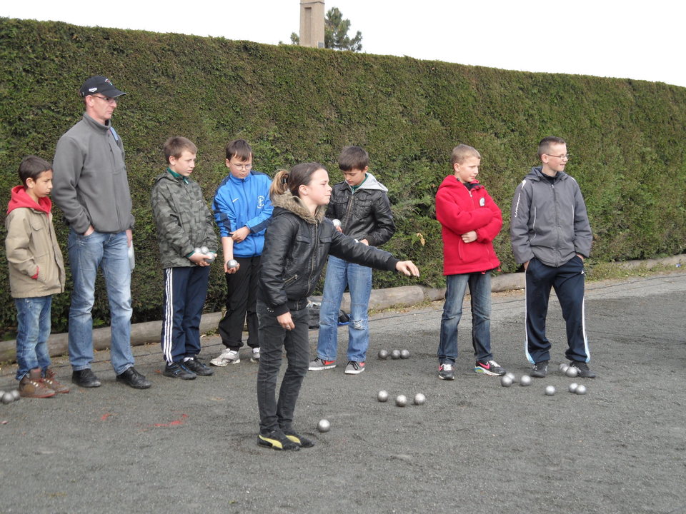 Emilie JACQUELIN, championne de la manche triplette benjamine Emilie JACQUELIN, championne de la manche triplette benjamine