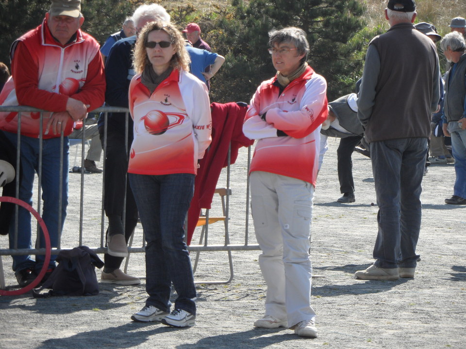 Les féminines de SAINT HILAIRE Championnes de la manche doublette vétérane