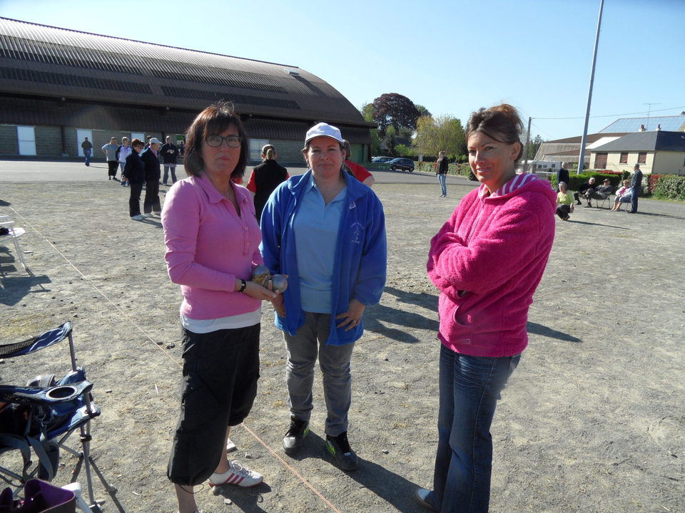 Mélanie - Sandrine TASSEL et Corinne NICOLLET, Championnes départementales triplette féminine 2012 Mélanie - Sandrine TASSEL et Corinne NICOLLET, Championnes départementales triplette féminine 2012