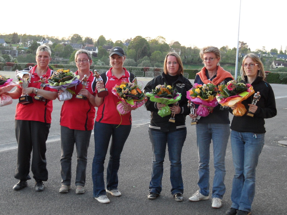 Mélanie - Sandrine TASSEL et Corinne NICOLLET, Championnes départementales triplette féminine 2012 Mélanie - Sandrine TASSEL et Corinne NICOLLET, Championnes départementales triplette féminine 2012