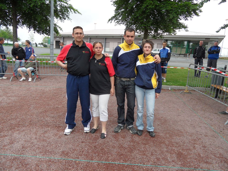 Thibault HOLLEY et Aurélie GILLES, Les champions 2012 face au P L O Thibault HOLLEY et Aurélie GILLES, Les champions 2012 face au P L O